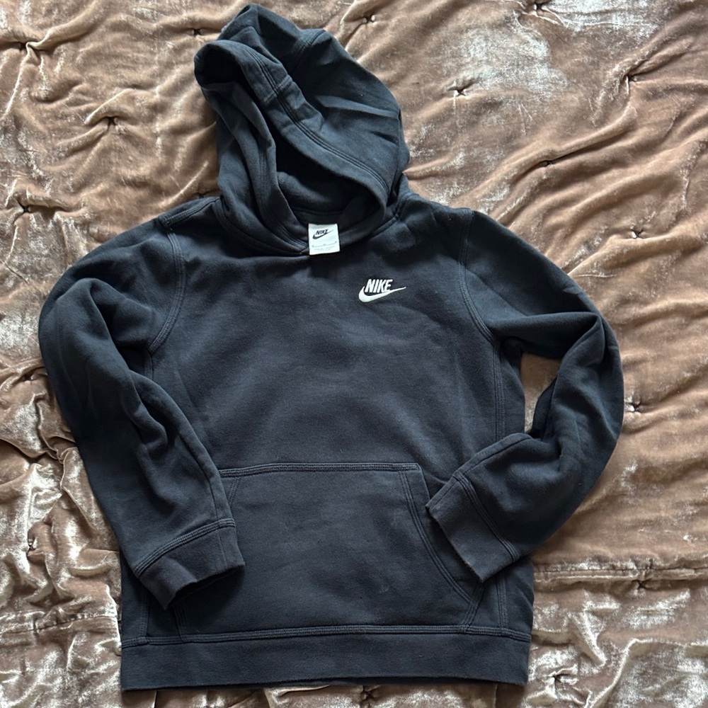 Nike black Pullover Hoodie - boys Medium